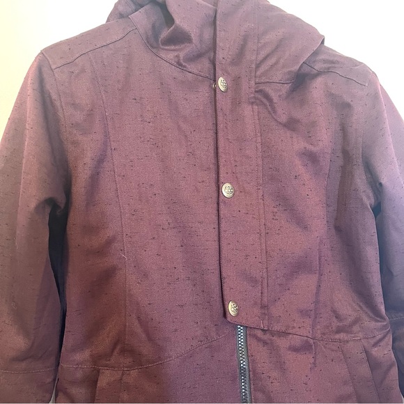 686 Women’s Rumor Snowboard Jacket Size SP Ruby Maroon Waterproof Snow Shield - Picture 1 of 16